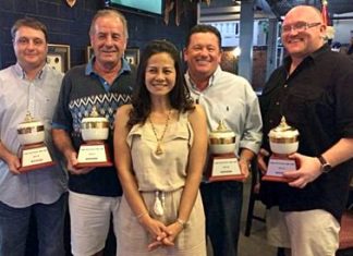 The winning team: Keith Evans, Russell Exley, Clive Hall and Terry Hutchings with Lumyai.