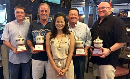 The winning team: Keith Evans, Russell Exley, Clive Hall and Terry Hutchings with Lumyai.