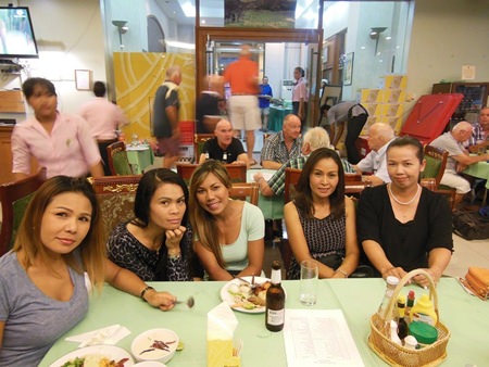 Beauty on parade at the prize presentation ceremony.