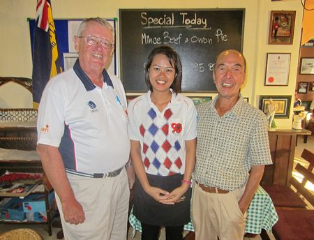 Tuesday winners Mashi Kaneta (right) and Dick Warberg (left) with one of Bert’s finest.