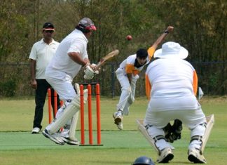 Hamza bowls to Stan during Siam C.C.’s run chase.