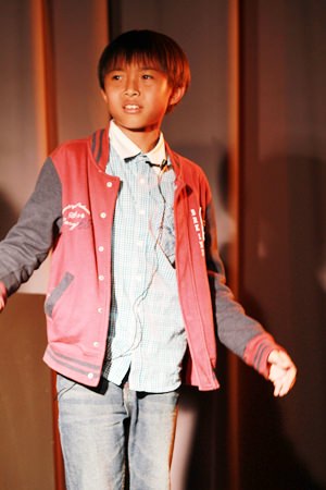 A Year 7 drama student at the MAD show.