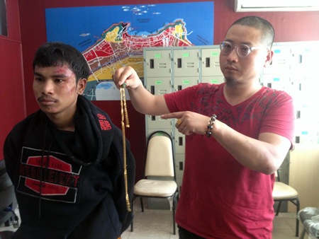 Pheerapol Bangjonchob has been arrested for trying to steal Chinese tourist Tian Qingren’s gold necklace.