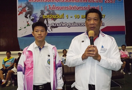 City Councilmen Praiwan Arromchuen and Woraphot Pongphalee open the event at the Pattaya Youth and Marine Ecology Center.