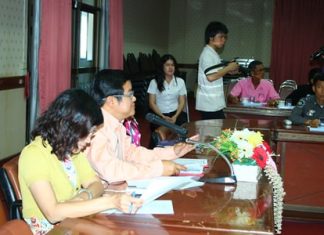 Deputy Mayor Verawat Khakhay and area tourism officials put the finishing touches on plans for the April 13 parade from the wooden temple in Naklua at an April 1 meeting.