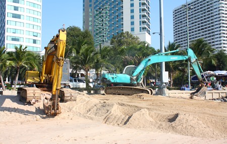 Emergency work was performed on the Dusit Curve last year, adding sand to 193 meters of severely eroded beachfront while officials lobbied for funding for a more-permanent solution.