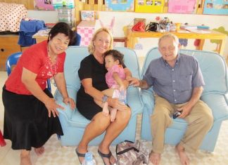 (L to R) Boonchoo, Rosanne, baby Plai and Bernie.