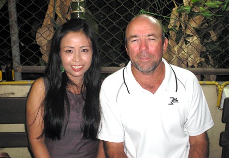 Jenny and Dean Worrell, visiting golfers from Chiang Mai.