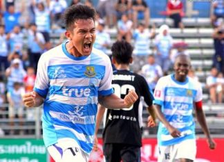 Sarawut Feungdan celebrates scoring against Sri-Racha FC during their Thai Division 1 clash at the Nongprue Stadium in Pattaya, Saturday, April 5. (Photo courtesy Pattaya United FC)