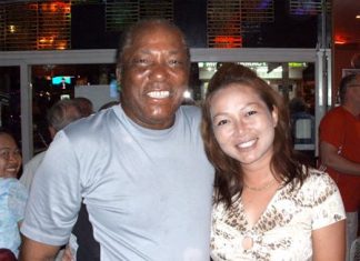 Sunday winners: Ed Wyckoff and Jum Karagit.