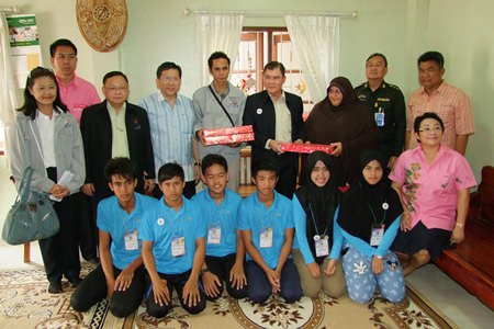 Twenty youths will experience Muslim life outside of Southern Thailand’s three strife-ridden provinces during this year’s “Connecting Thai Hearts to the South” program in Chonburi.
