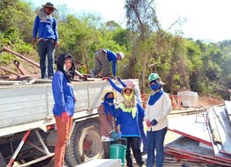 Construction worker Ngao Song-nga said she is eager for the AEC to open.