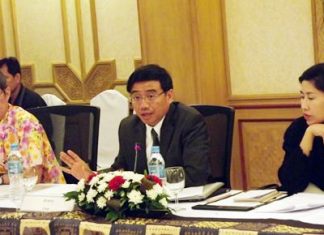 Cherdkiat Atphakorn, vice deputy-general of the Department of International Organization at the Ministry of Foreign Affairs presides over the meeting with relevant agencies.