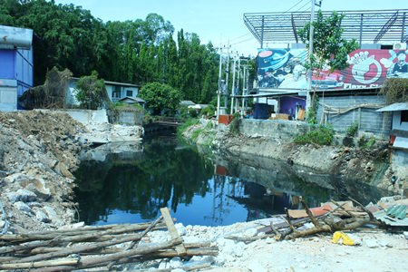 To the east, or inland side of Walking Street, the South Pattaya canal has been expanded back to its original 20 meters wide.