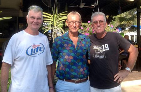 Jeff Wylie (left) and Neil Harvey (right) with Willem Lasonder.