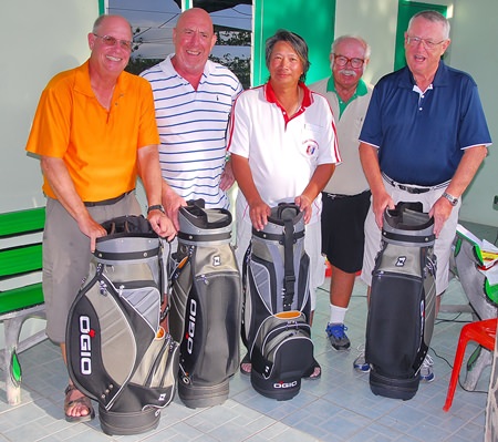 The winning team: Dick Warberg, Mike O’Brien, Henry Wong and Brian Gabe with Dave Richardson.