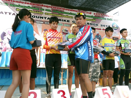 Winning cyclists received trophies and prize money totaling over 100,000 baht.