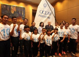 Captain Bundit Kongyai, Chief of Yacht Racing Association of Thailand (standing back row 4th left), Supatra Angkavinijwong, Deputy Managing Director of Ocean Property Co., Ltd. (back row centre), and William Gasson, Chairman of Top of the Gulf Regatta 2014 (back row 3rd right) are ready to welcome sailors to the 10th anniversary Top of the Gulf Regatta.