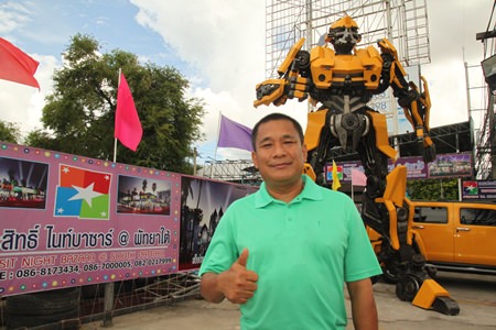 The new night market eventually will boast 250 shops and 10 restaurants, said project manager Paisarn Tungtong.