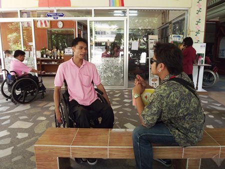 Redemptorist electronics teacher Jetsada Khunpol said staff and students were pleased to see Pattaya create the path for students, but were very dismayed at the lack of courtesy shown by neighbors on Soi Paniad Chang.