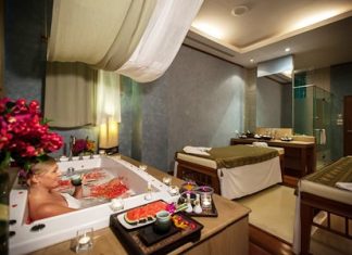 The spa features 5 double bed rooms with Jacuzzi bathtubs.