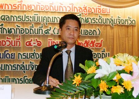 Mayor Decho Khongchayasuksawas welcomes the 9th Local Education Group to Chonburi.