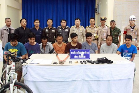 Police have arrested an armed money loan shark gang in Sattahip.