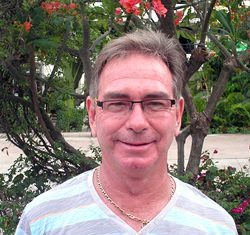 Andy Oz wins at a canter Andy Oz.