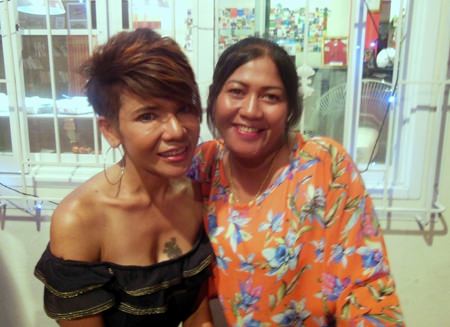 Rungratree (right) with Mod – Ladies winner and longest drive.