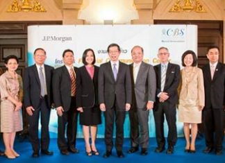 Attending the recent launch of the Chulalongkorn Business School’s Financial Communication Center were, from left to right, Dr. Sunti Tirapat, Director of the Social Innovation Center, Chulalongkorn Business School, Dr. Danuja Kunpanitchakit, Vice President, Chulalongkorn University, Dr. Virach Aphimeteetamrong, Honorable Committee, Chulalongkorn University Council, Siripong Paisarnkongtawee, Representative from the Stock Exchange of Thailand, Chuleeporn Nuamtanong, Representative from the Thai Bankers Association, Dr. Prasarn Trairatvorakul, Governor of the Bank of Thailand, ML. Chayotid Kridakon, Senior Country Officer, Thailand, and Managing Director of J.P. Morgan, Professor Robert M. Townsend, Massachusetts Institute of Technology, Wiwan Tarahirunchote, Honorable Committee, Chulalongkorn University Council, Dr. Pasu Decharin, Dean, Chulalongkorn Business School, and Professor Russ Wermers, Director of Center for Financial Policy, Robert H. Smith School of Business, University of Maryland.