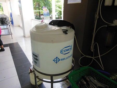 The temporary water container.