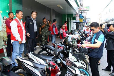 The National Council for Peace and Order’s promised crackdown on Pattaya’s wild motorbike-taxi industry has begun, with drivers outside Pattaya Police Station becoming the first to see fares reduced and operating practices improved.
