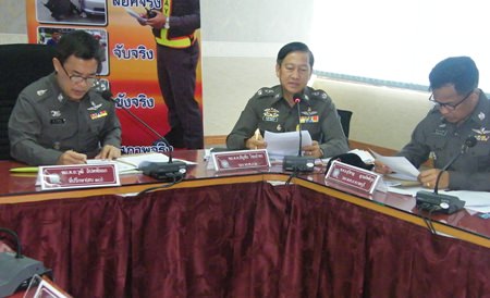 In a meeting with all of Region 2’s local police commanders, Gen. Wuthi Liptapanlop ordered a renewed crackdown to solve Pattaya’s worsening traffic.