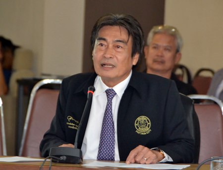 Deputy Mayor Ronakit Ekasingh announces details of this coming Sunday’s marathon.