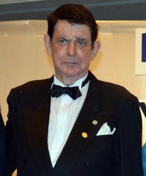 Dr William van Ewijk, proud recipient of a Paul Harris Fellow Award.