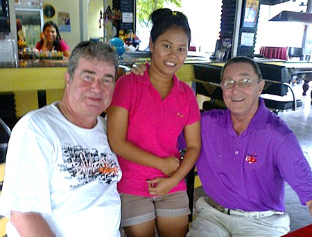 Ian Waddell (left) & Mike Gerrard (right) after their round at Wangjuntr.