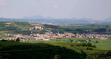 The town of Soave (Photo: Zen41)