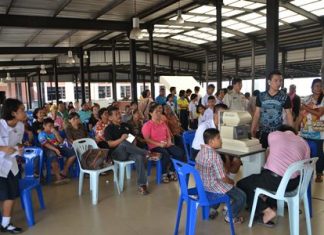 Residents have their eyes tested for free spectacles from the “Relief Supplies for the Disabled 2014” project.