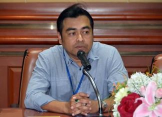 Pattaya Division of Public Health Administrator Sinphat Chimthin opens the event with his speech about sanitation and disease control in restaurants, hotels and other tourist service providers.