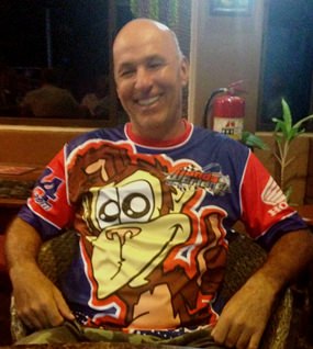 Geoff Cox models the latest line of golf wear!