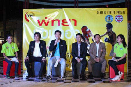 Poramet Ngampichet, Vice Chairman of the Boxing Association of Chonburi and other associations involved, announce the tournament.