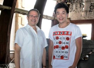 Thai TV host drops in at Centara Grand Mirage