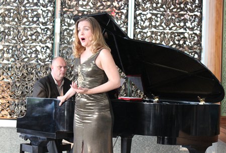 Larisa Ezhelenkos, a new, bright and beautiful soprano star shines over Pattaya.