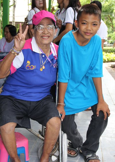 It’s not only the young who know how to pose for the camera.