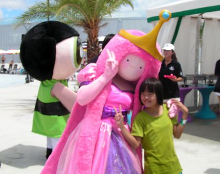 Ploy is completely entranced by Princess Bubblegum.