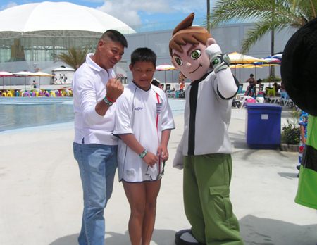 Cartoon Network Amazone Waterpark entertains special needs children -  Pattaya Mail