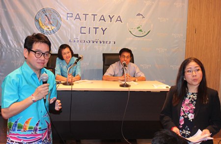 Rattanachai Suthidechanai (front left), head of Pattaya’s tourism and sports department, and Pattaya spokesperson Yuwathida Jeerapat (front right), along with Director of Health Management Rungnapa Thapnhonghee (back left) and Dr. Kritsada Manuyawong (back right), give a public report on the new Pattaya hospital’s readiness.