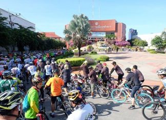 Over 100 cyclists prepare for the launch of Pattaya Car free Day 2014.