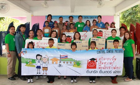 General Manager Sayan Nagboon and staff visit the Wat Sawang Arom School to donate supplies.