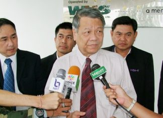 Industry Minister Chakramon Phasukvanich toured a recycling facility during his visit to Sriracha’s Hemaraj Industrial Estate.